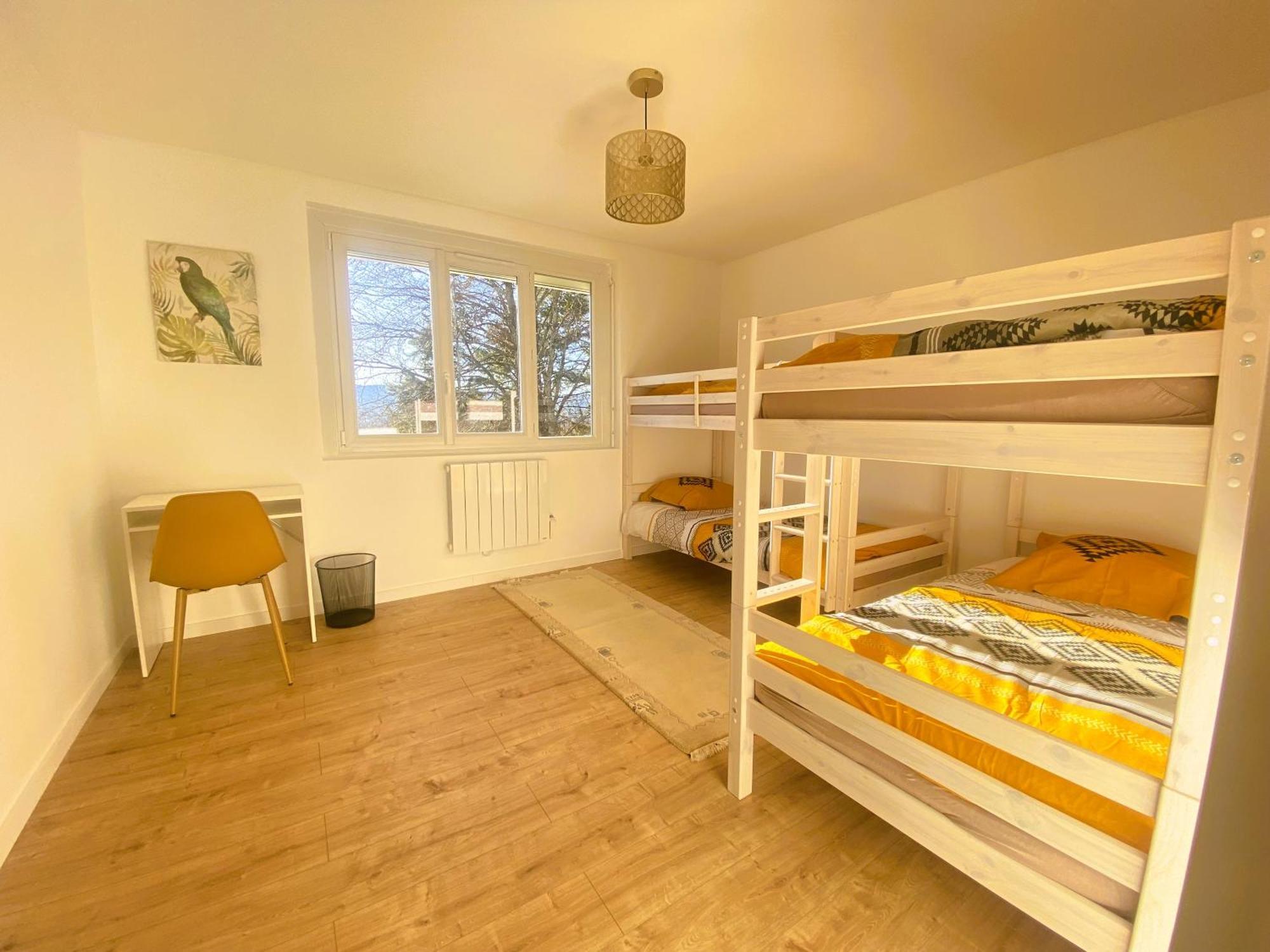 Appartement Spacieux Et Lumineux - 10 Personnes - Entre Lacs Et Montagnes *